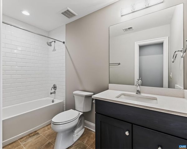 28 RED PINE DR, Zion Crossroads, VA 22942