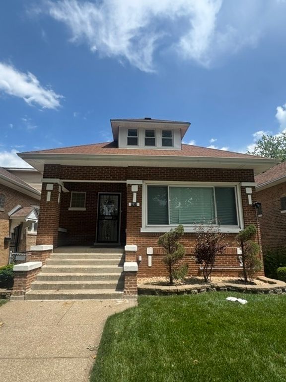 7937 S Crandon Avenue, Chicago, IL 60617