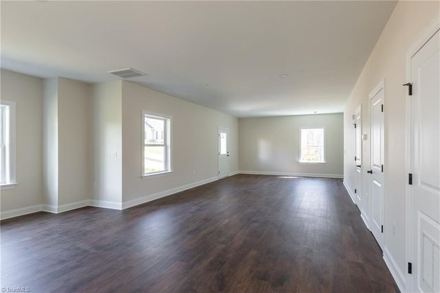 1064 S Sunset Drive, Winston-salem, NC 27103