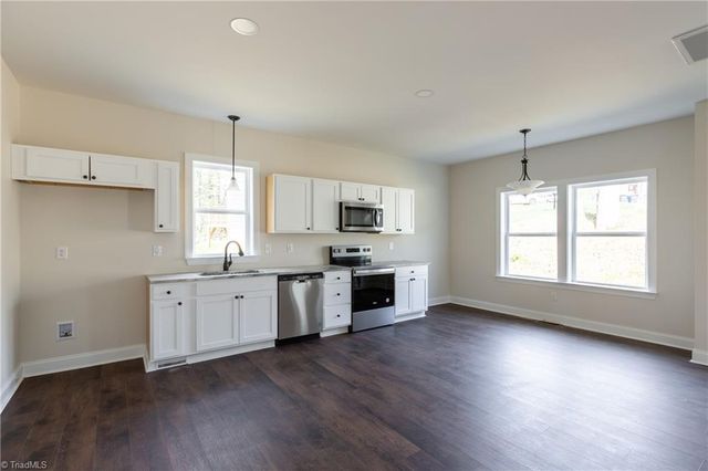 1064 S Sunset Drive, Winston-salem, NC 27103