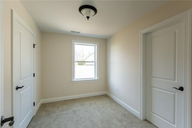 1064 S Sunset Drive, Winston-salem, NC 27103