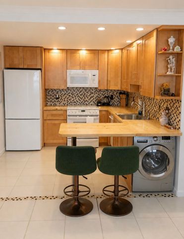 205 NE 3rd Street 104, Boynton Beach, FL 33435