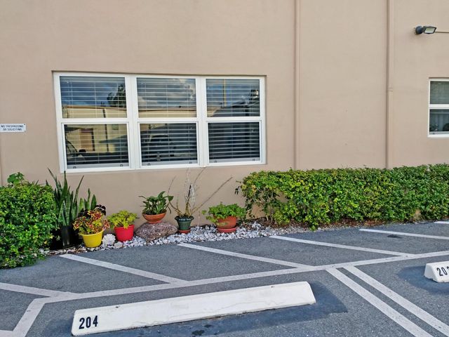 205 NE 3rd Street 104, Boynton Beach, FL 33435