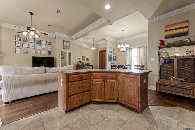 28049 Foxfire Ave, Walker, LA 70785