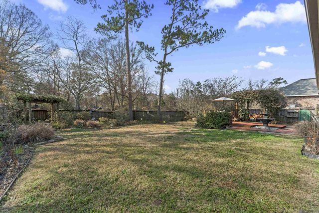 28049 Foxfire Ave, Walker, LA 70785