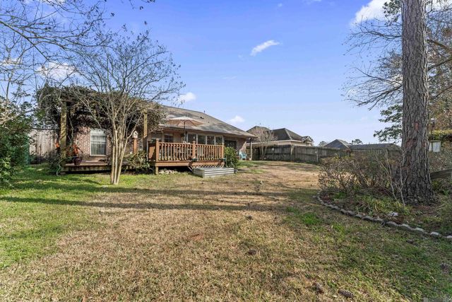 28049 Foxfire Ave, Walker, LA 70785