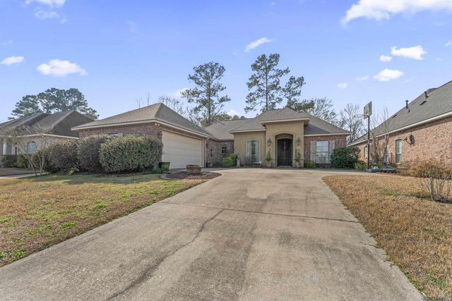 28049 Foxfire Ave, Walker, LA 70785