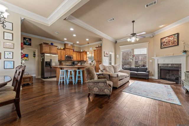 28049 Foxfire Ave, Walker, LA 70785