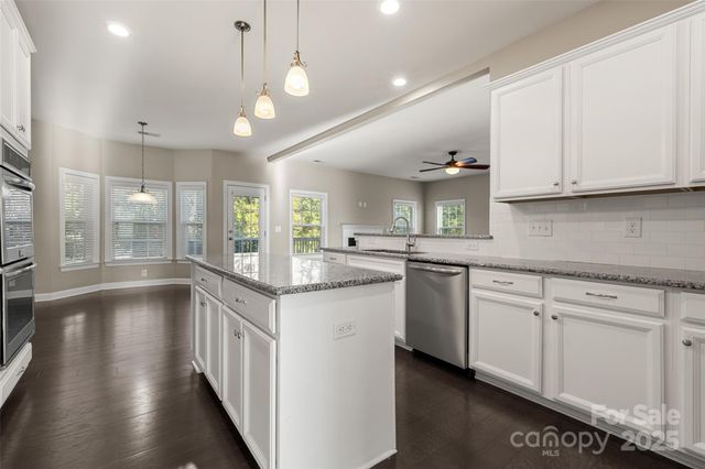 16001 Arabian Mews Lane, Charlotte, NC 28278