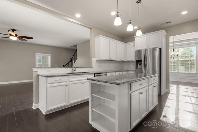 16001 Arabian Mews Lane, Charlotte, NC 28278