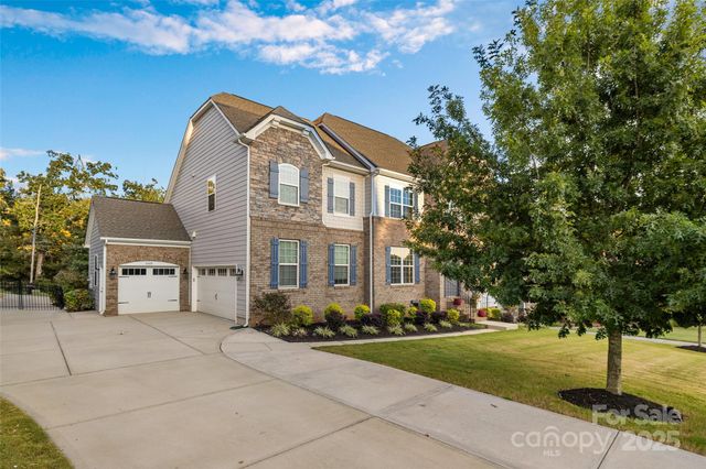 16001 Arabian Mews Lane, Charlotte, NC 28278