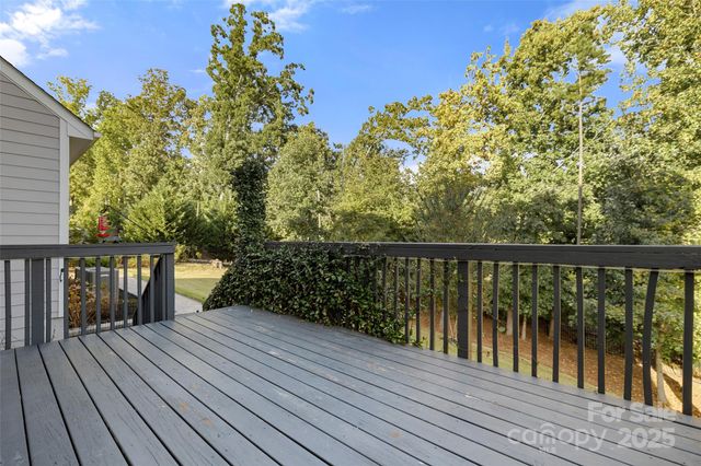 16001 Arabian Mews Lane, Charlotte, NC 28278