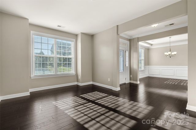 16001 Arabian Mews Lane, Charlotte, NC 28278