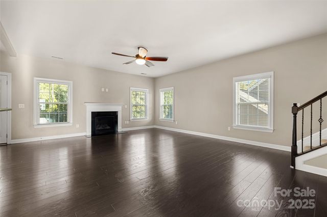 16001 Arabian Mews Lane, Charlotte, NC 28278