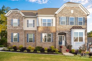 16001 Arabian Mews Lane, Charlotte, NC 28278