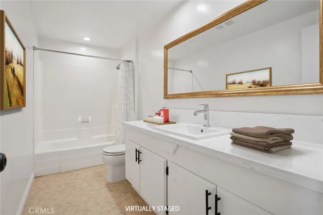 7254 Studio Road, Canoga Park, CA 91304