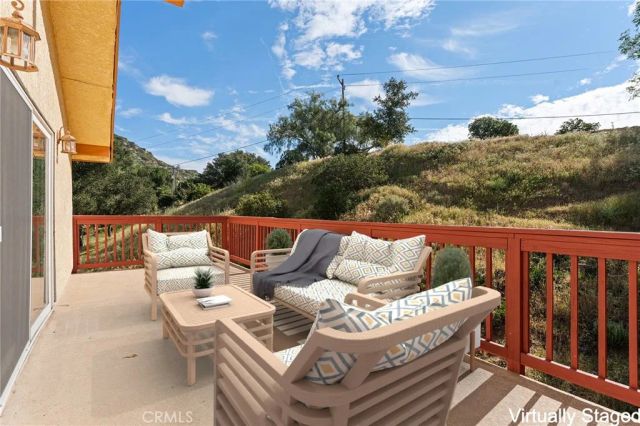 7254 Studio Road, Canoga Park, CA 91304