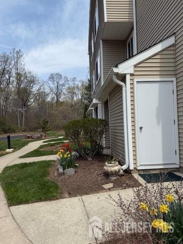 17 wynwood Drive, South Brunswick, NJ 08852