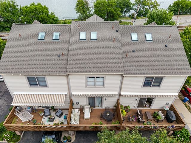 1740 S Shore Ct, South Side, PA 15203
