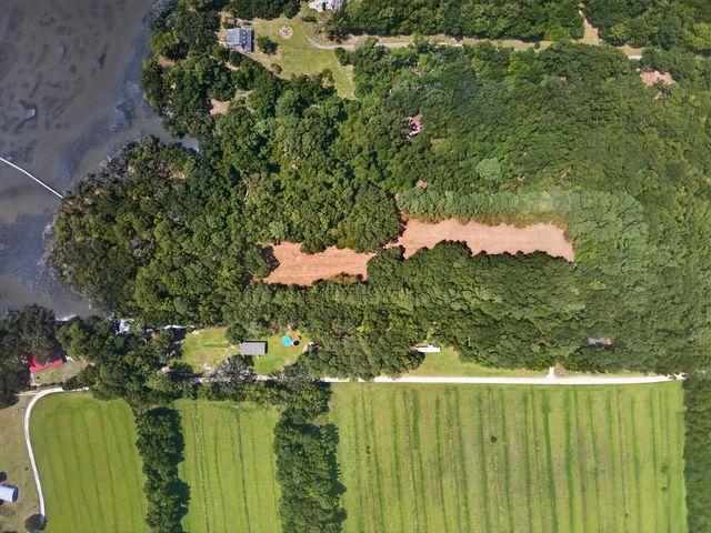 5751 Church Flats Road, Meggett, SC 29449
