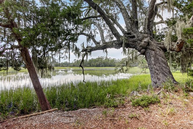 5751 Church Flats Road, Meggett, SC 29449
