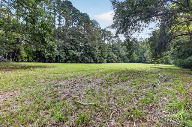5751 Church Flats Road, Meggett, SC 29449