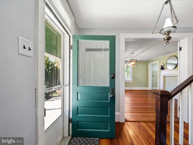 7 SOUTH ST, Kearneysville, WV 25430