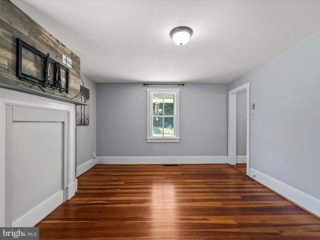 7 SOUTH ST, Kearneysville, WV 25430