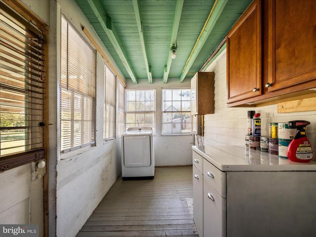 7 SOUTH ST, Kearneysville, WV 25430