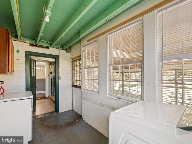 7 SOUTH ST, Kearneysville, WV 25430