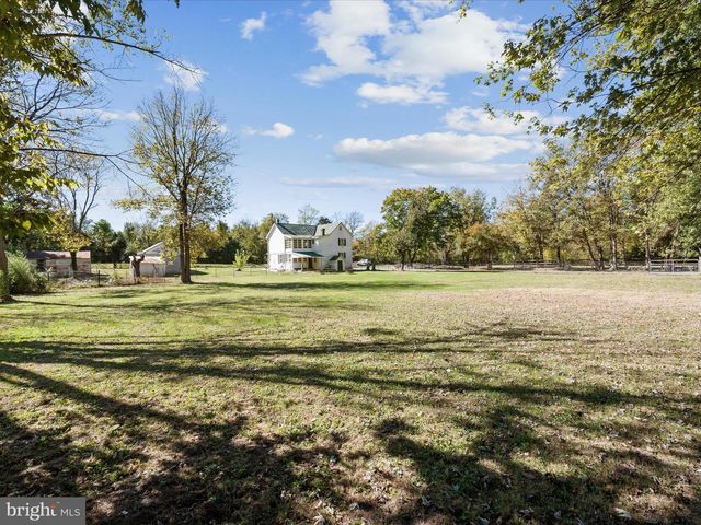 7 SOUTH ST, Kearneysville, WV 25430