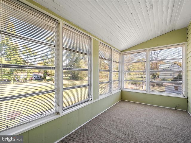 7 SOUTH ST, Kearneysville, WV 25430