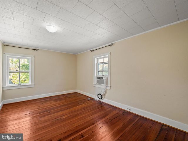 7 SOUTH ST, Kearneysville, WV 25430