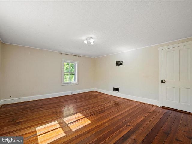 7 SOUTH ST, Kearneysville, WV 25430