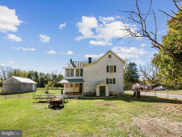 7 SOUTH ST, Kearneysville, WV 25430