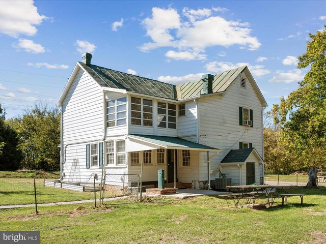7 SOUTH ST, Kearneysville, WV 25430