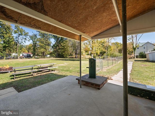 7 SOUTH ST, Kearneysville, WV 25430