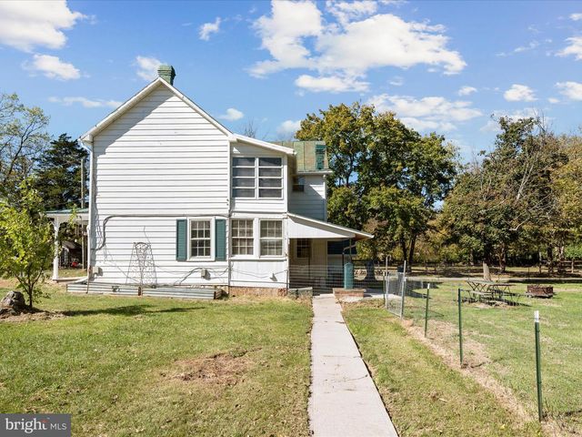 7 SOUTH ST, Kearneysville, WV 25430