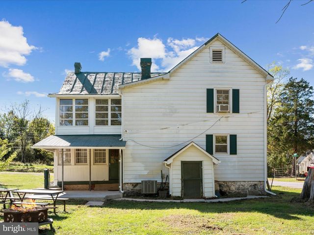 7 SOUTH ST, Kearneysville, WV 25430