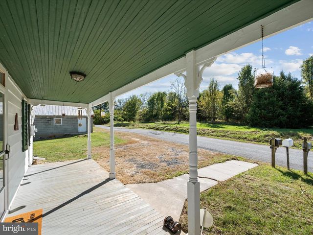 7 SOUTH ST, Kearneysville, WV 25430