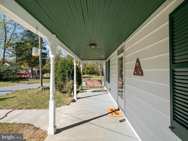 7 SOUTH ST, Kearneysville, WV 25430