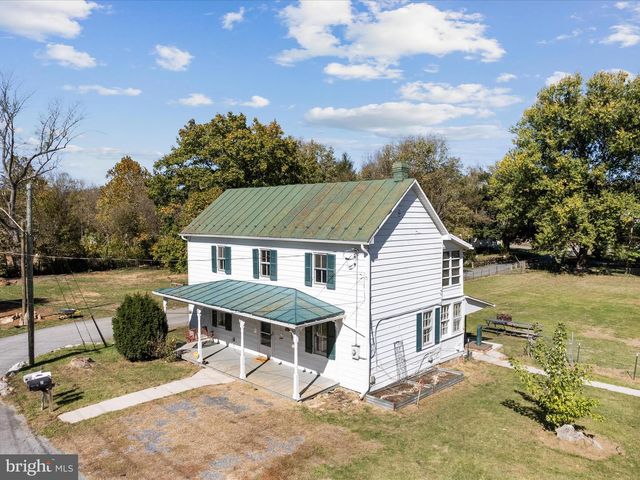 7 SOUTH ST, Kearneysville, WV 25430
