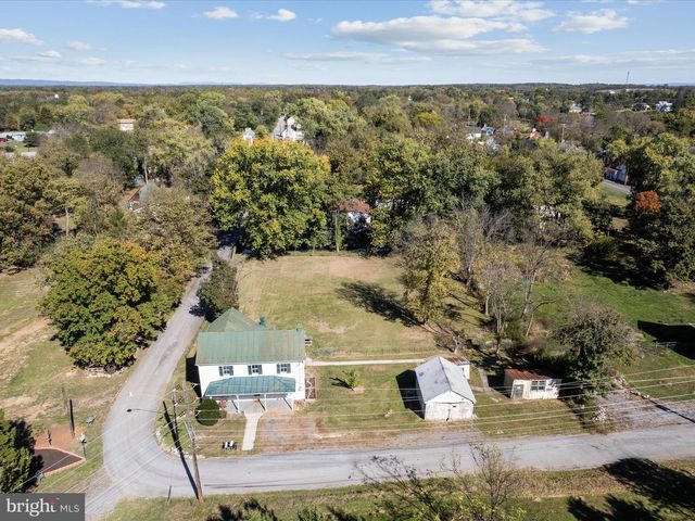 7 SOUTH ST, Kearneysville, WV 25430