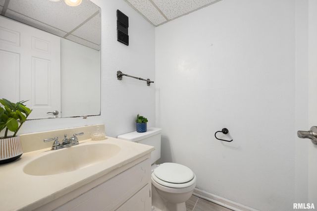 3516 W RICHWOODS Boulevard, Peoria, IL 61604