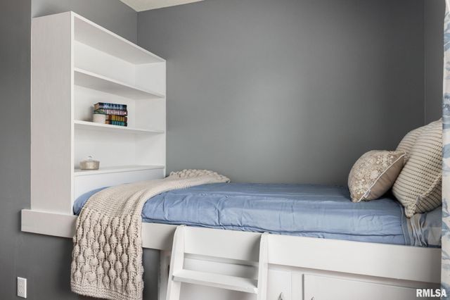 3516 W RICHWOODS Boulevard, Peoria, IL 61604