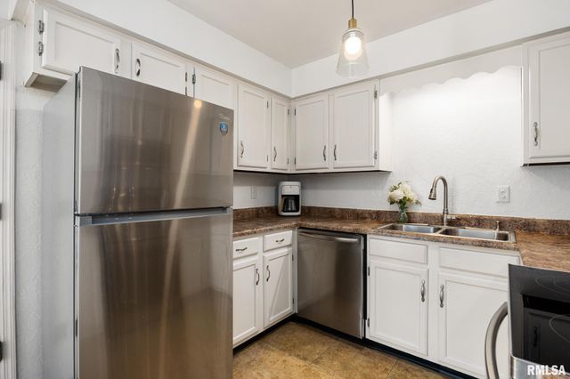 3516 W RICHWOODS Boulevard, Peoria, IL 61604