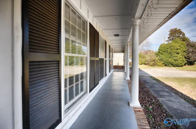 3306 Whitesburg Drive, Huntsville, AL 35802