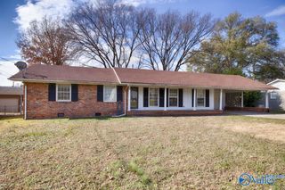 3306 Whitesburg Drive, Huntsville, AL 35802