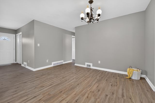 36126 Florane Street, Westland, MI 48186