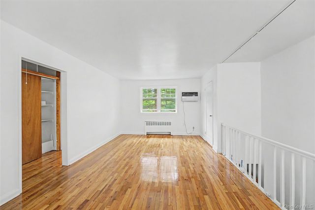 226-29 Kingsbury Avenue B, Bayside, NY 11364